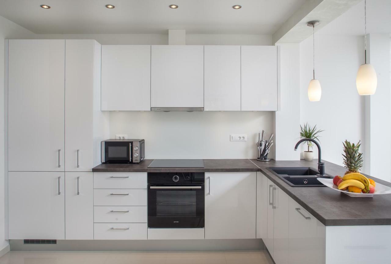 Modern Pjero Apartment Makarska