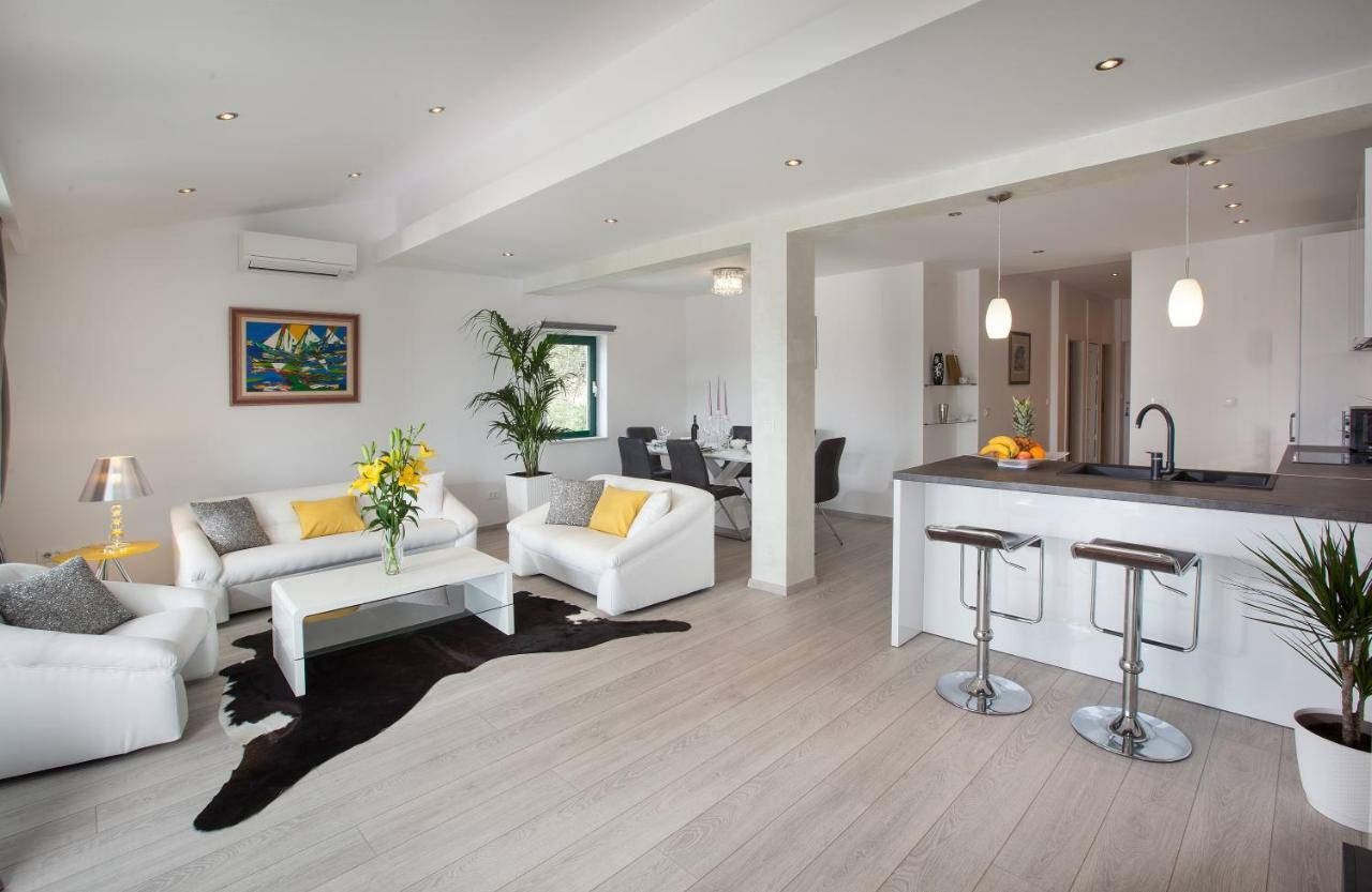Apartment Modern Pjero