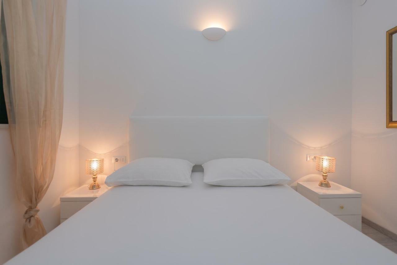 Modern Pjero * Makarska